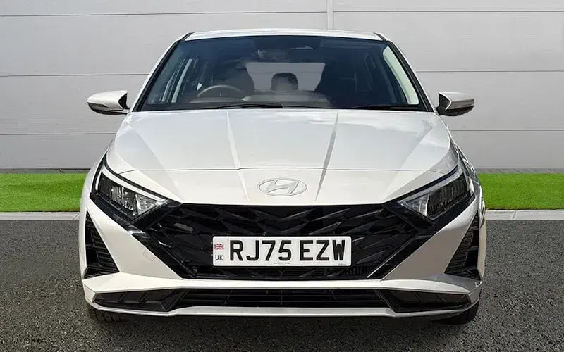 Used Hyundai i20 Advanced 101 HP (74 kW) 2024 Grey Hatchback