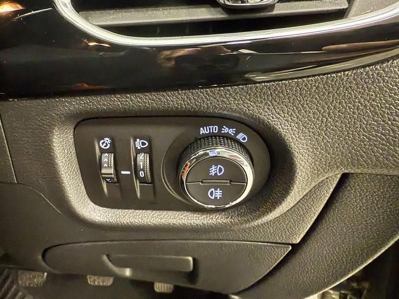 Grey Used 2016 Vauxhall Astra SRi Hatchback | £7,495 (Fair price) - Image 1/1