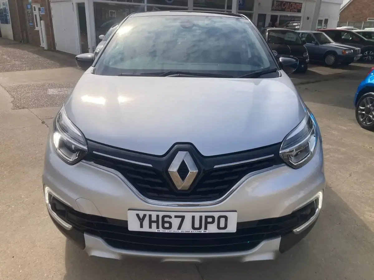 Second-hand Renault Captur Dynamique 90 CP (66 kW) 2017 Negru SUV