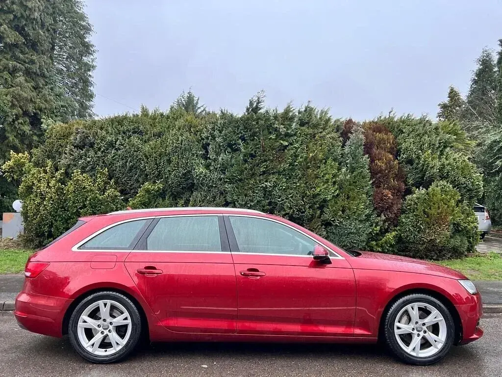 Used Audi A4 Sport 190 HP (139 kW) 2017 Red Estate