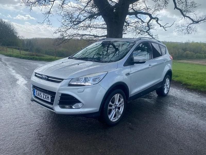 Begagnad Ford Kuga Titanium 180 HK (132 kW) 2015 Silver SUV