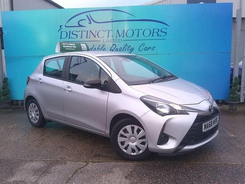 Used Toyota Yaris Active 72 HP (52 kW) 2018 Silver Hatchback