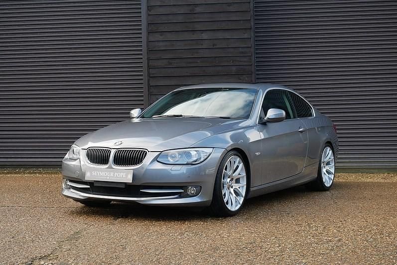Used BMW 335 Comfort Edition 2012 Space grey metallic Coupe