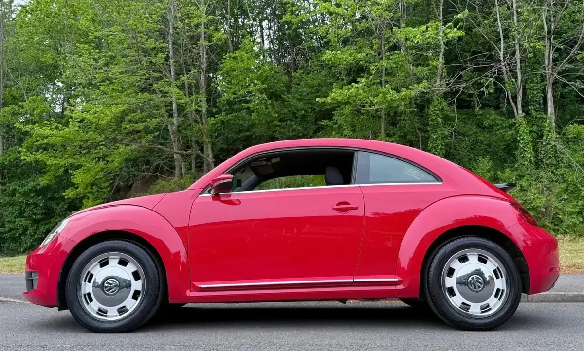 Używany VW Beetle Design 150 KM (110 kW) 2015 Czerwony Hatchback