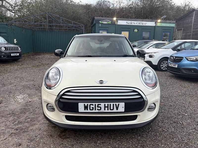 Used Mini Cooper Hatch 136 HP (100 kW) 2015 White Hatchback