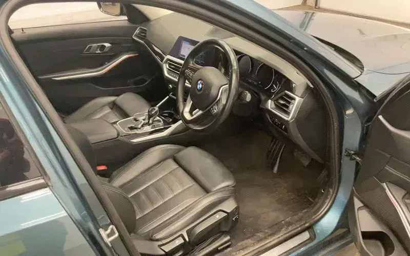 Used BMW 318 Sport Line 150 HP (110 kW) 2020 Blue Sedan