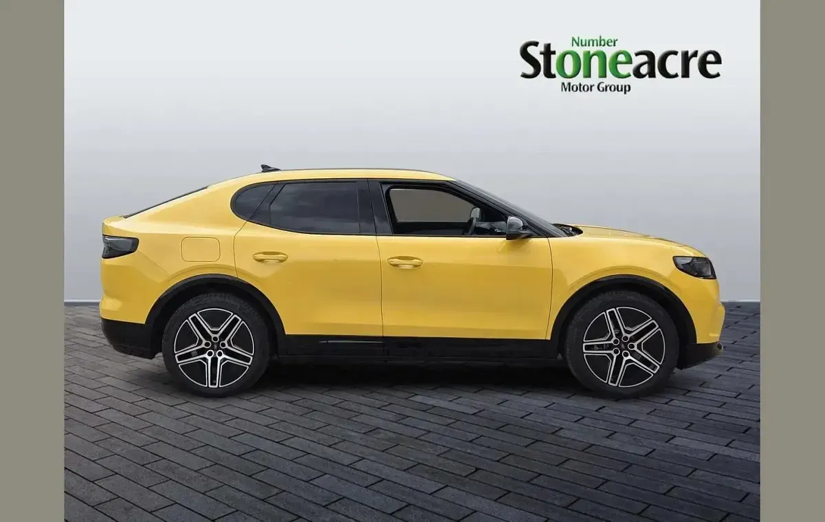 New Ford Capri Premium 250 kW (340 HP) 2026 Yellow SUV