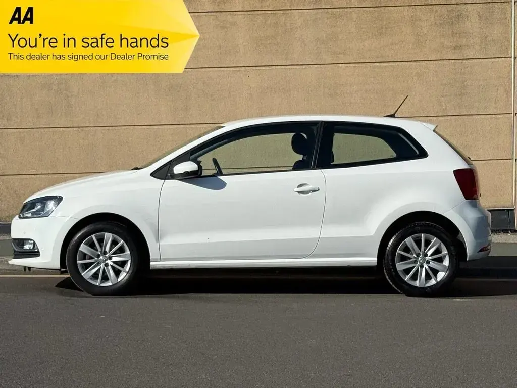 Used VW Polo SE 60 HP (44 kW) 2015 White Hatchback
