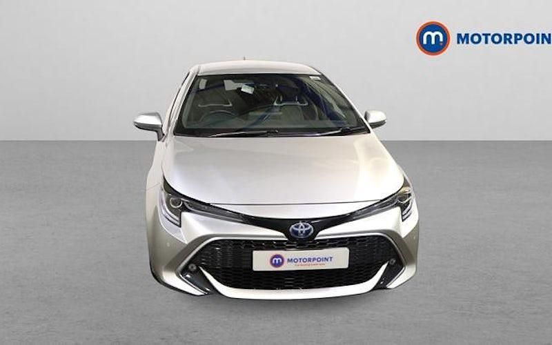 Used Toyota Corolla 122 HP (89 kW) 2022 Silver Hatchback