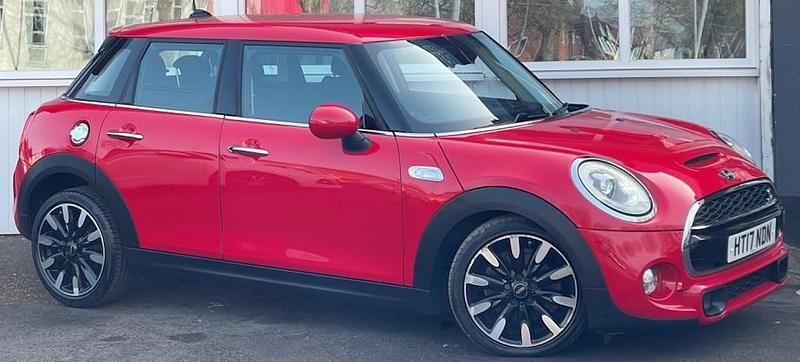 Używany Mini Cooper S Hatch 192 KM (141 kW) 2017 Czerwony Hatchback