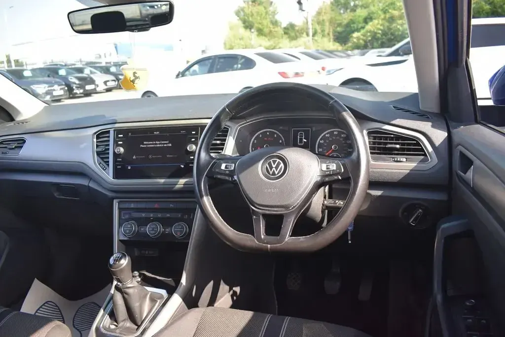 Used VW T-Roc SE 150 HP (110 kW) 2021 Blue SUV