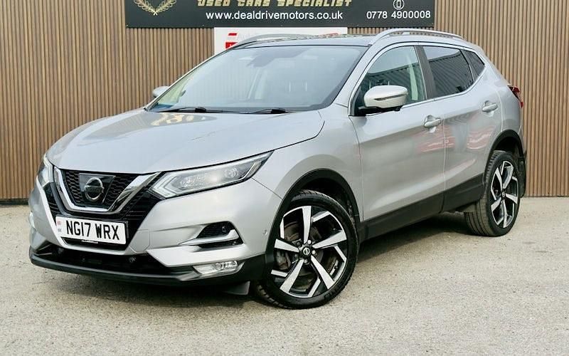 Used Nissan Qashqai Tekna 131 HP (96 kW) 2017 Silver SUV