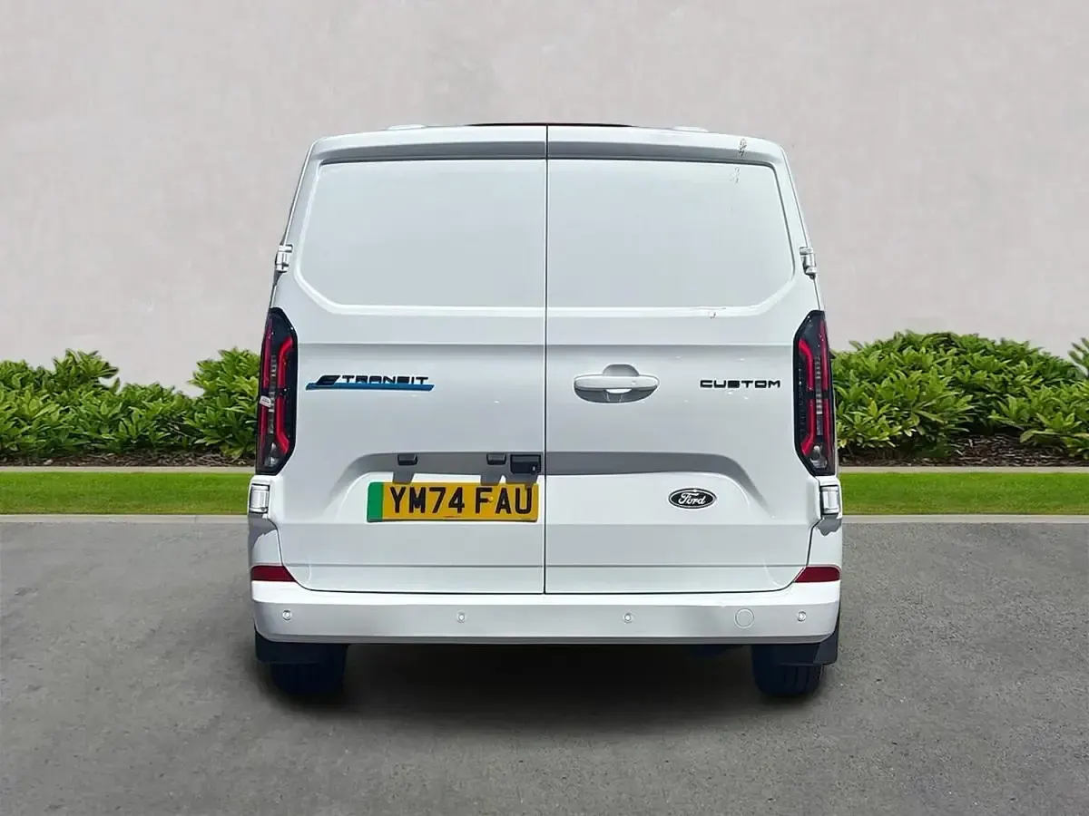 Used Ford E-Transit Limited 100 kW (136 HP) 2024 White Van