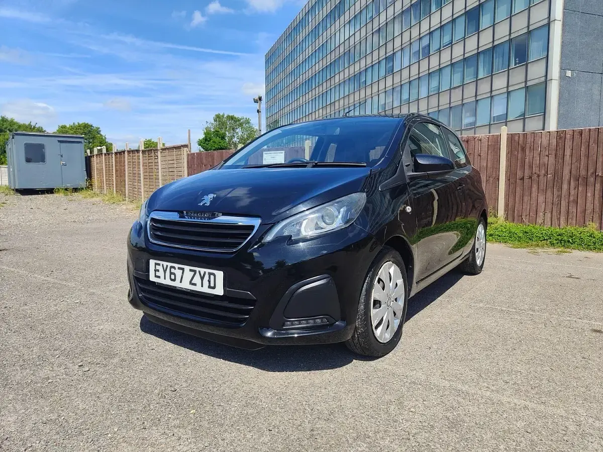 Used Peugeot 108 Active 68 HP (50 kW) 2017 Black Hatchback