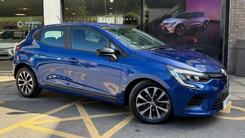 Blue Used 2023 Renault Clio V Evolution Hatchback | £13,995 (Good price) - Image 1/4