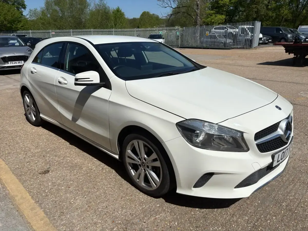 Usado Mercedes A180 2017 Branco Citadino