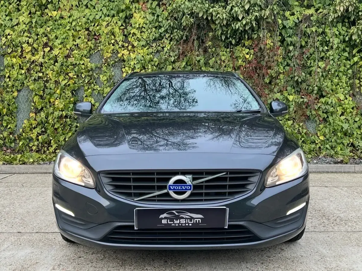 Usado Volvo V60 Business Edition 190 CV (139 kW) 2015 Gris Familiar