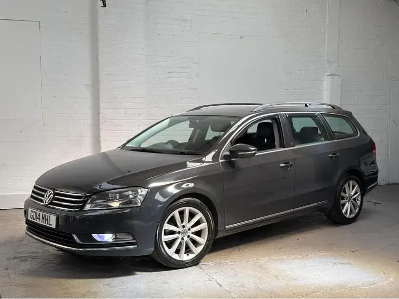 Used VW Passat Executive 105 HP (77 kW) 2014 Grey Estate