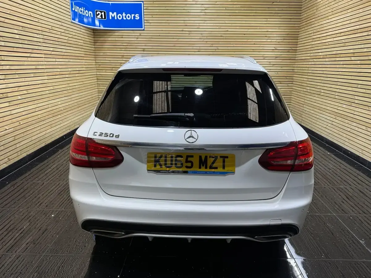 Used Mercedes C250 AMG line 204 HP (150 kW) 2015 White Estate