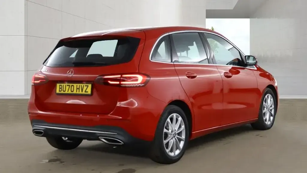 Used Mercedes B200 150 HP (110 kW) 2020 Red Hatchback