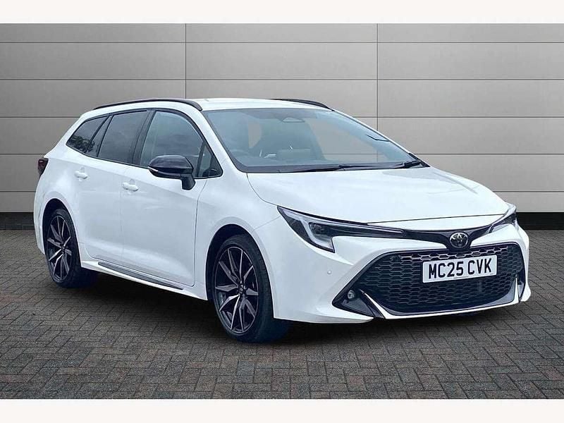 White Used 2025 Toyota Corolla Sport Estate | £30,550 (Expensive) - Image 1/3