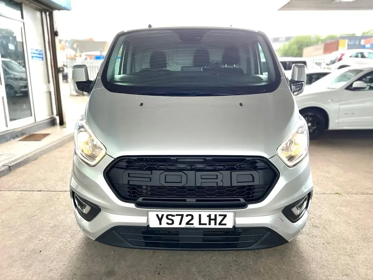 Used Ford Transit Custom Limited 130 HP (95 kW) 2023 Silver Van