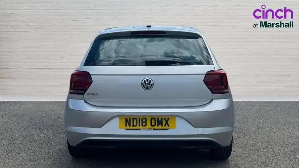 Used VW Polo SE 95 HP (69 kW) 2018 Reflex silver metallic Hatchback