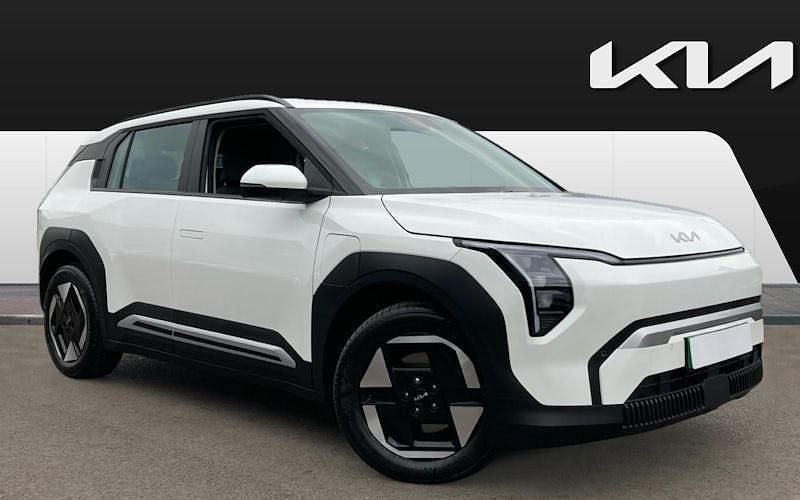 New 2026 Kia EV3 Air SUV | £30,054 (Good price) - Image 1/4