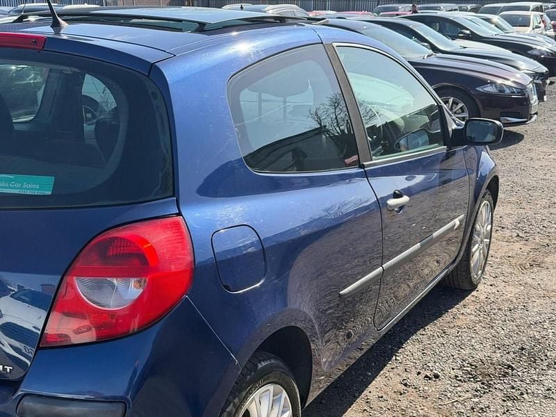 Used Renault Clio II Dynamique 86 HP (63 kW) 2008 Blue Hatchback
