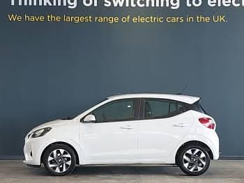 Used Hyundai i10 Advanced 2024 White Hatchback