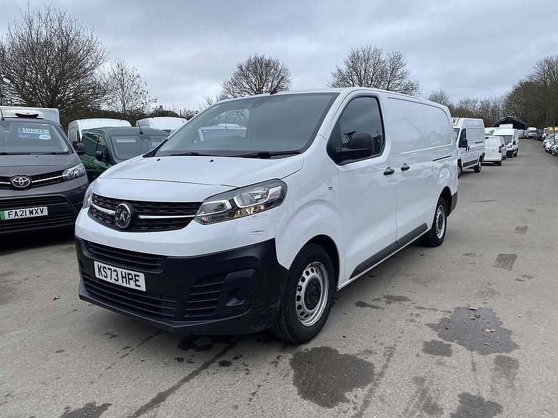 Used Vauxhall Vivaro 100 HP (73 kW) 2023 White MPV