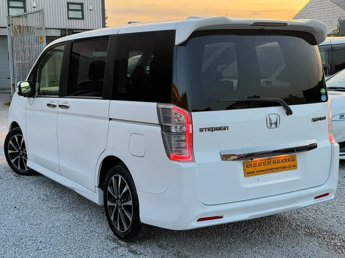Used Honda Stepwgn Cool 2014 White MPV