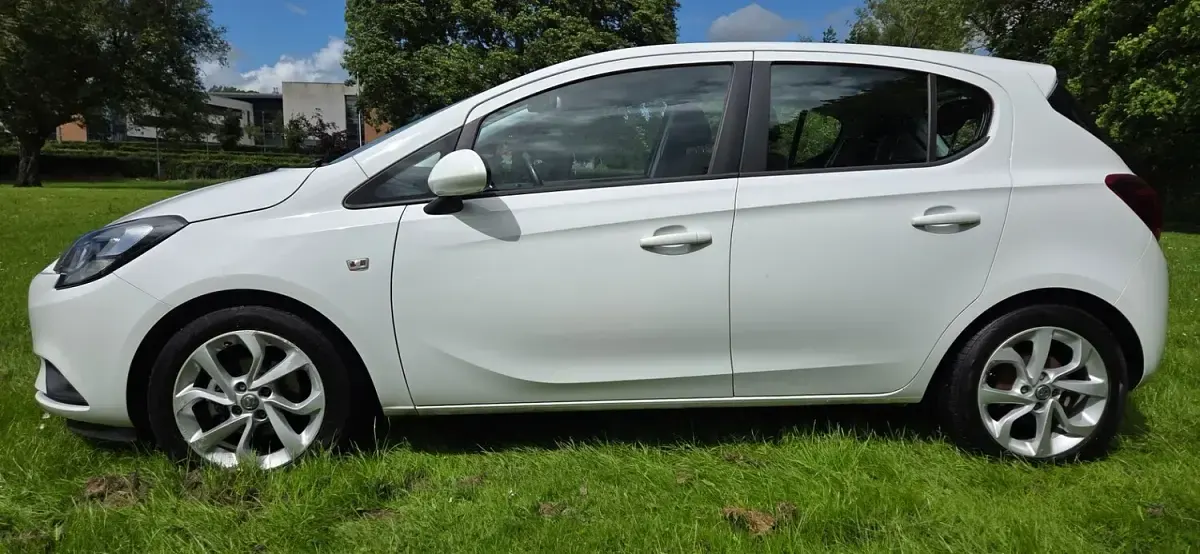 Used Vauxhall Corsa Excite 2015 White Hatchback