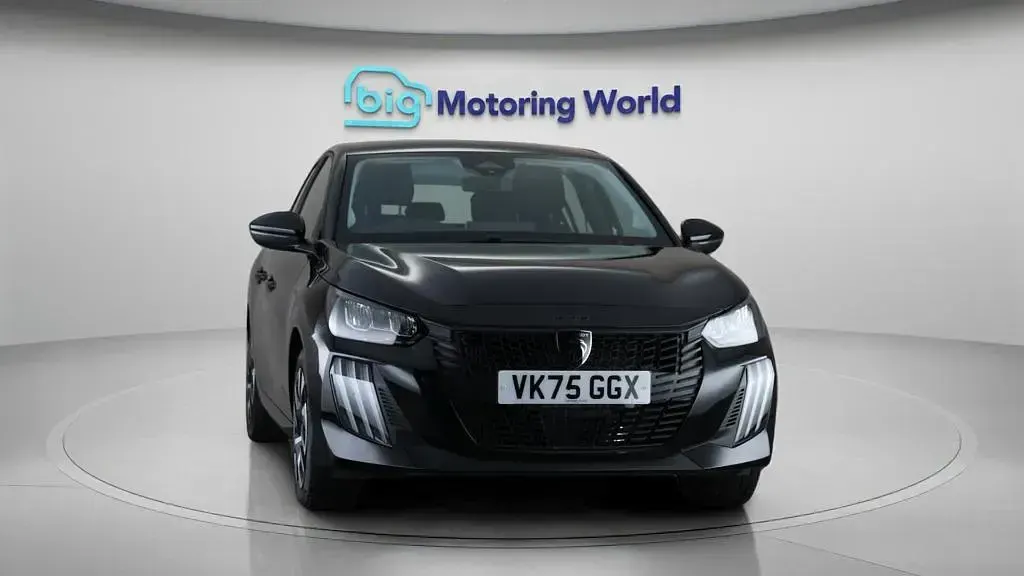 Used Peugeot 208 Style 100 HP (73 kW) 2025 Black Hatchback