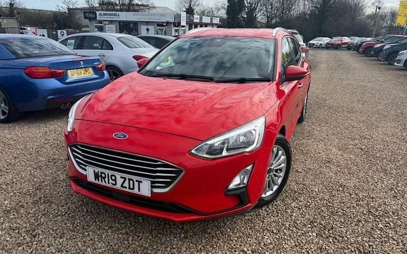 Used Ford Focus Titanium 125 HP (91 kW) 2019 Red Estate