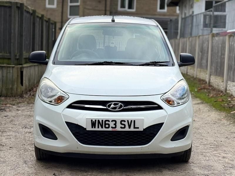 Used Hyundai i10 Classic 2013 White Hatchback