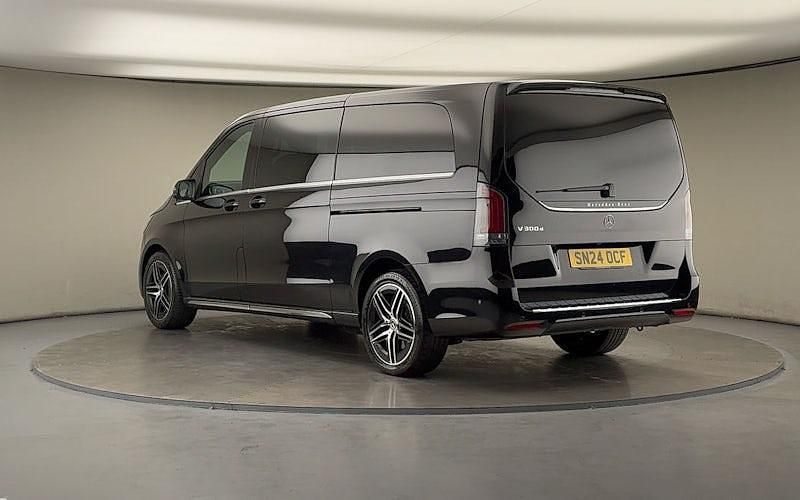 Used Mercedes V300 AMG line 237 HP (174 kW) 2023 Black MPV