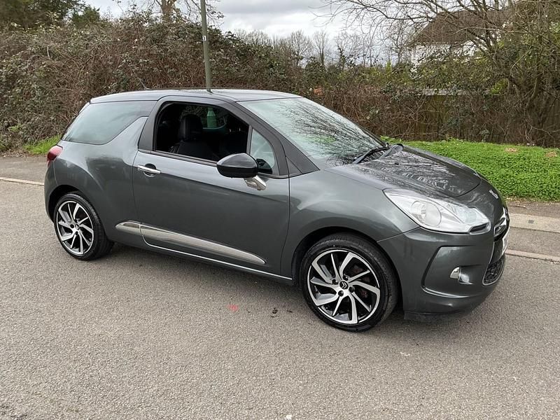 Used Citroën DS3 PureTech 2015 Metallic storm grey Hatchback