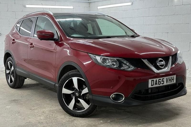 Red Used 2015 Nissan Qashqai N-TEC SUV | £11,695 (Good price) - Image 1/1