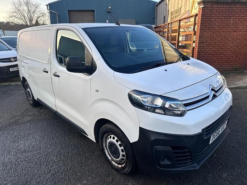 White Used 2016 Citroën Dispatch MPV | £4,990 (A bit pricey) - Image 1/4