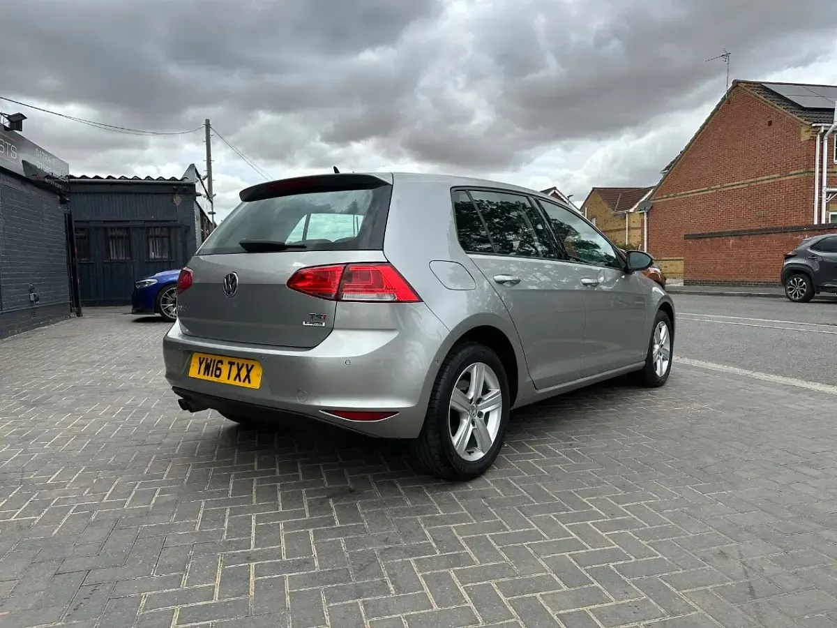 Used VW Golf VII Edition 125 HP (91 kW) 2016 Silver Hatchback