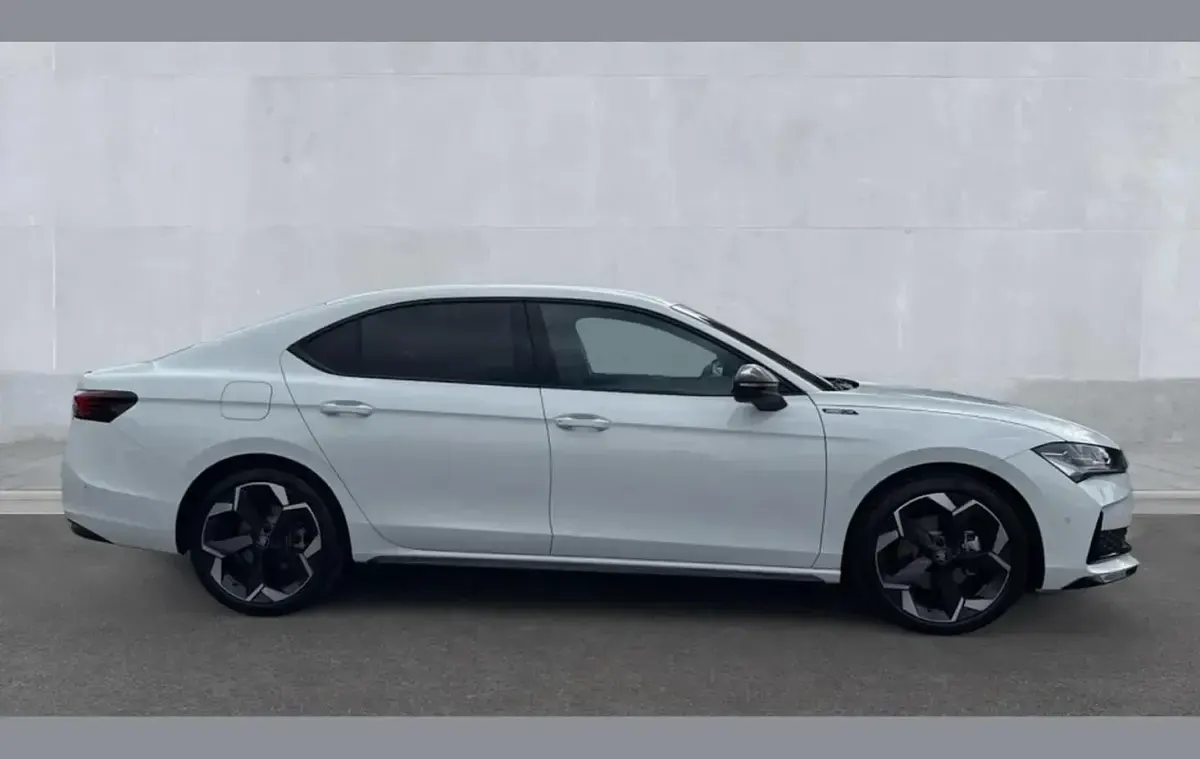 Used Skoda Superb SportLine 150 HP (110 kW) 2026 Pure white Hatchback