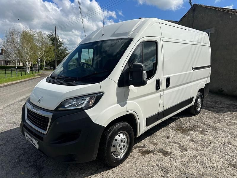 White Used 2020 Peugeot Boxer Van | £11,450 (Fair price) - Image 1/4