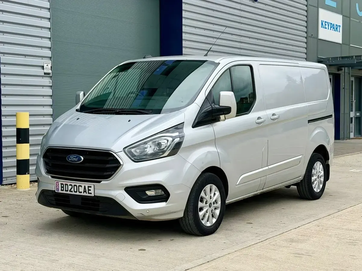 Used Ford Transit Custom Limited 170 HP (125 kW) 2020 Silver Van