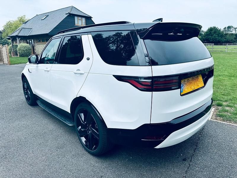 Begagnad Land Rover Discovery 5 HSE Dynamic 2023 Vit SUV
