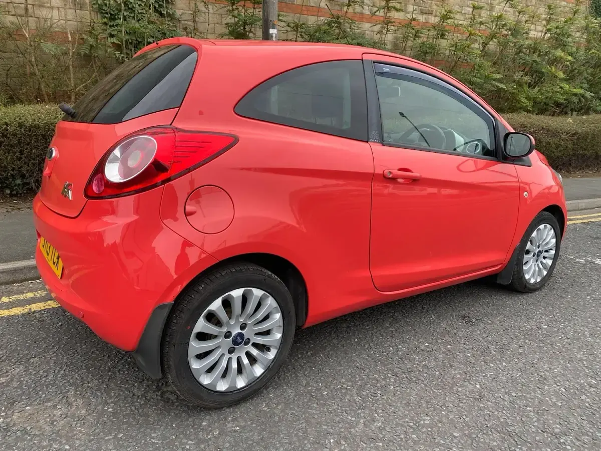 Used Ford Ka Zetec 69 HP (50 kW) 2013 Red Hatchback