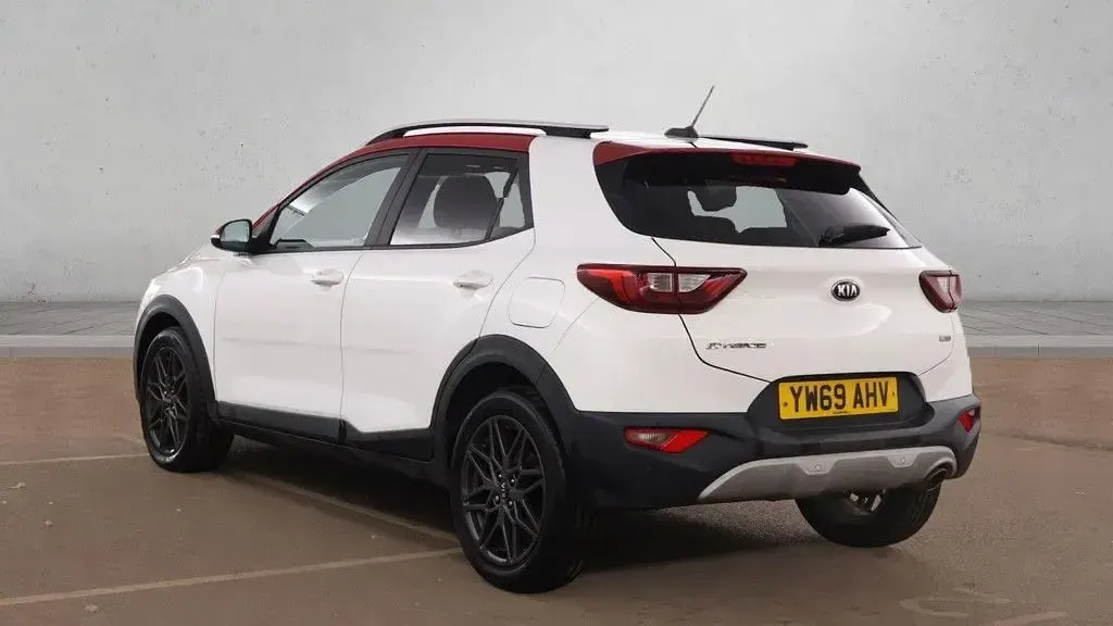 Used Kia Stonic 118 HP (86 kW) 2020 White SUV