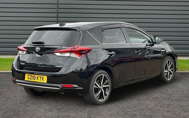 Used Toyota Auris Hybrid Design 136 HP (100 kW) 2019 Hatchback