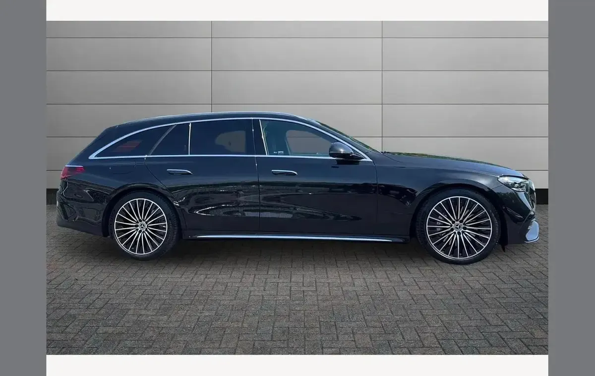 Used Mercedes E300 AMG Line Premium Plus 309 HP (227 kW) 2026 Black Estate