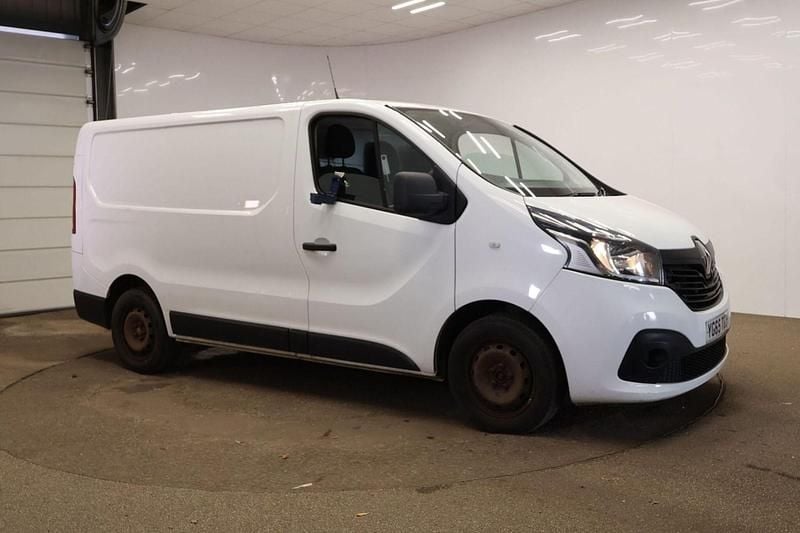 Used Renault Trafic Business 2015 White MPV